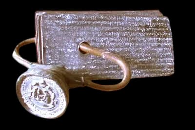 An inscribed open-knowledge seal
